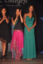 Poonam Pandey at Rotaract Club of HR College personality contest in Y B Chauhan on 26th Nov 2011 (10).JPG
